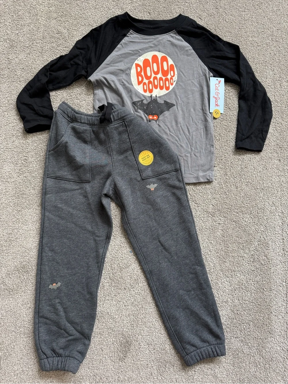 Cat & Jack Boys Halloween Bat sweatsuit Set size 5T